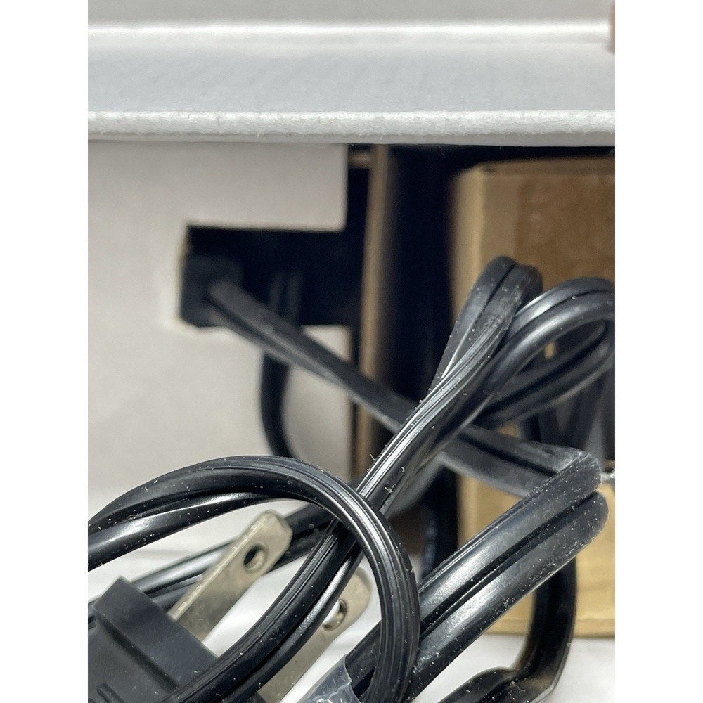 Hallmark Power Box Electrical Power Supply For Indoor Power Box Ornaments NIB - Picture 6 of 6